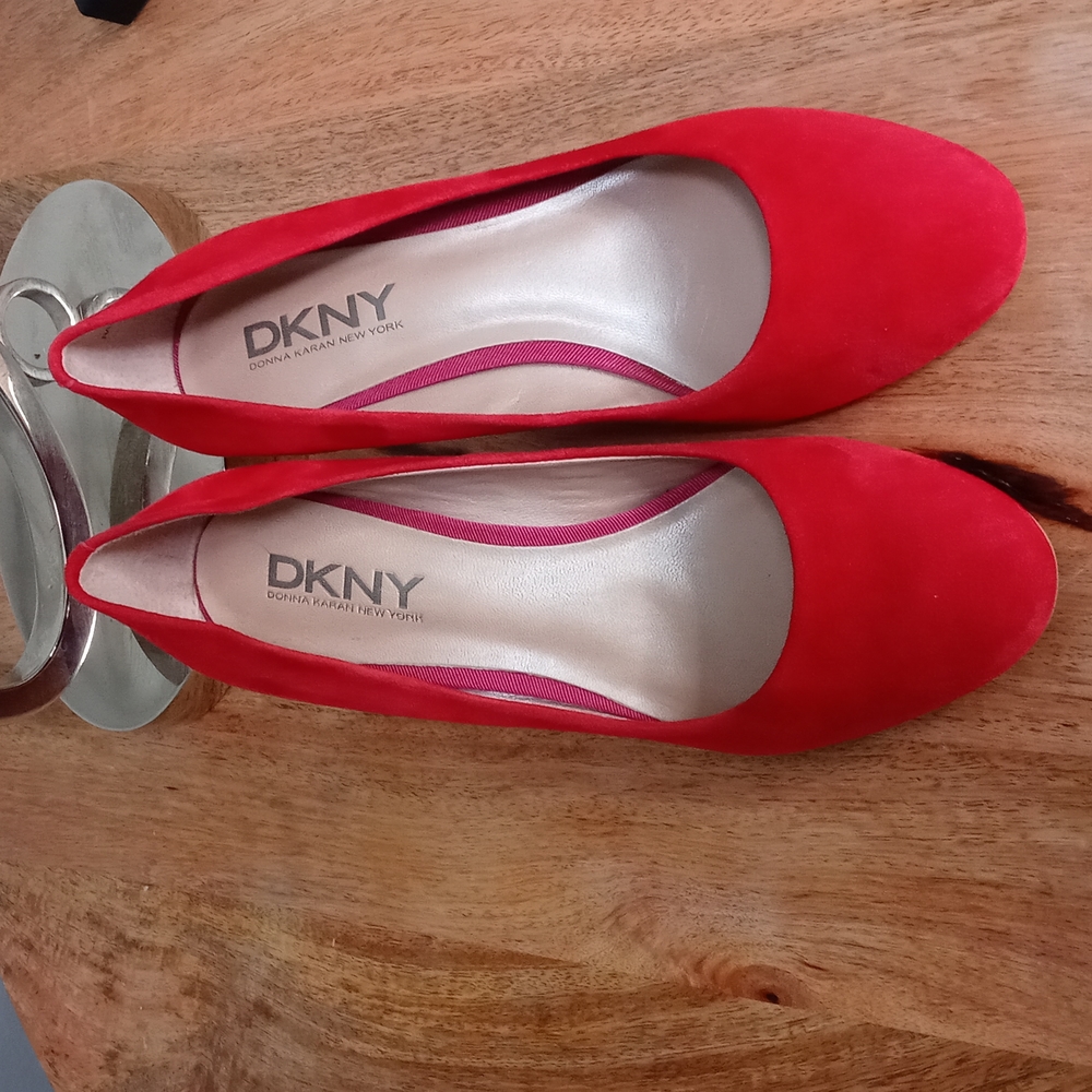 dkny wedges